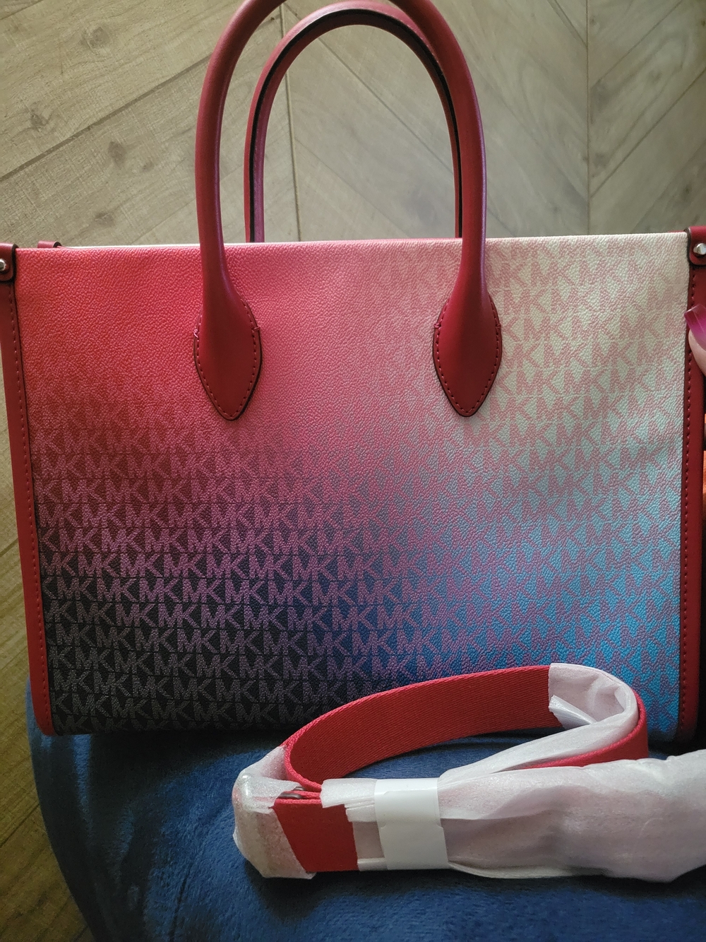 NWOT Michael Kors Mirella Medium Ombre Pink to Blue Gradient Logo Tote - Picture 2 of 6